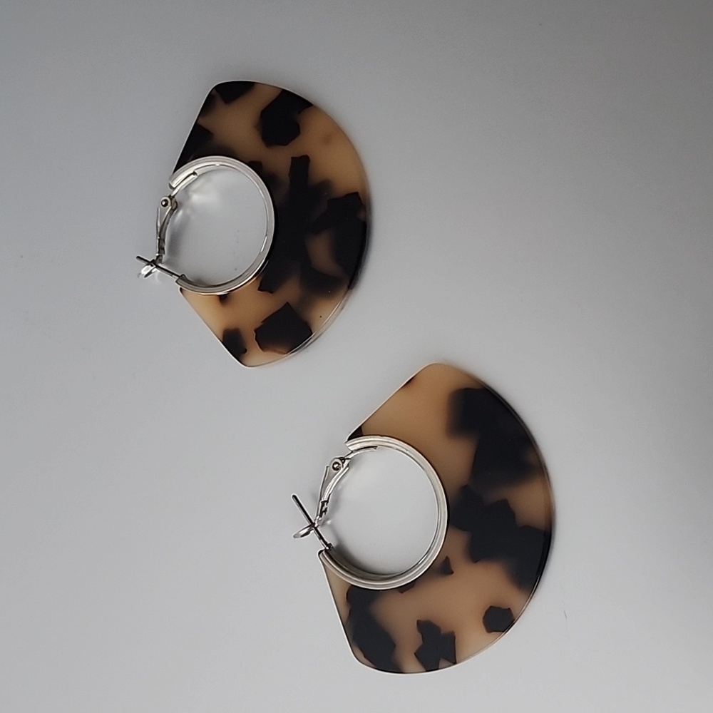 GEOMETRIC  Blonde Tortoise  Shell ACRYLIC EARRINGS Fun And Whimsy